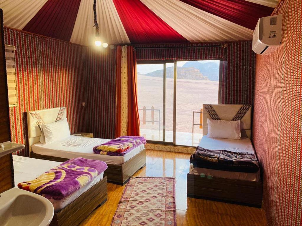 W Camp Wadi Rum Exteriör bild